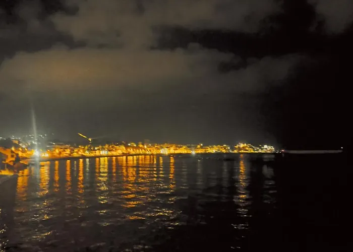 Giulia Rum i privatbostad Forio di Ischia